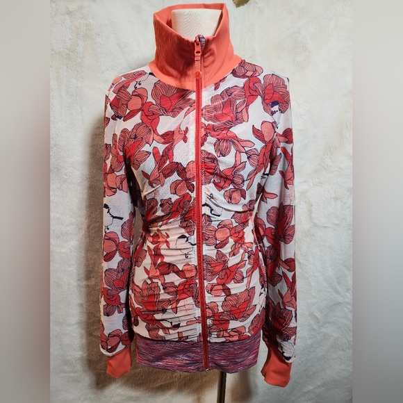 Lululemon reversible jacket.  Floral/stripes.  Size 6 - Picture 1 of 17